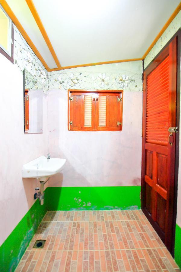 Oyo 354 Ton Hom Resort & Villa HHQ Exterior foto